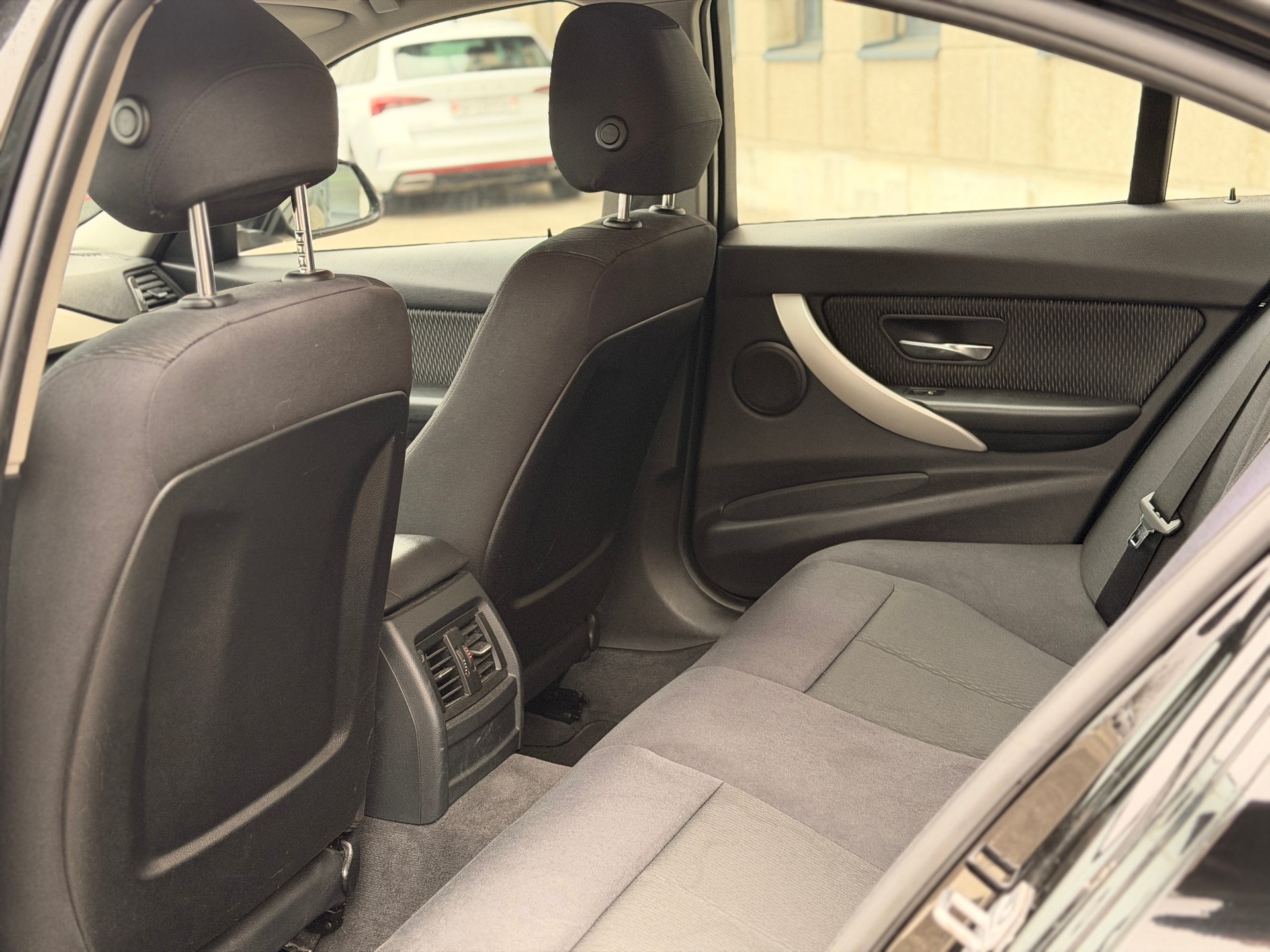 BMW 318d Steptronic-image-15