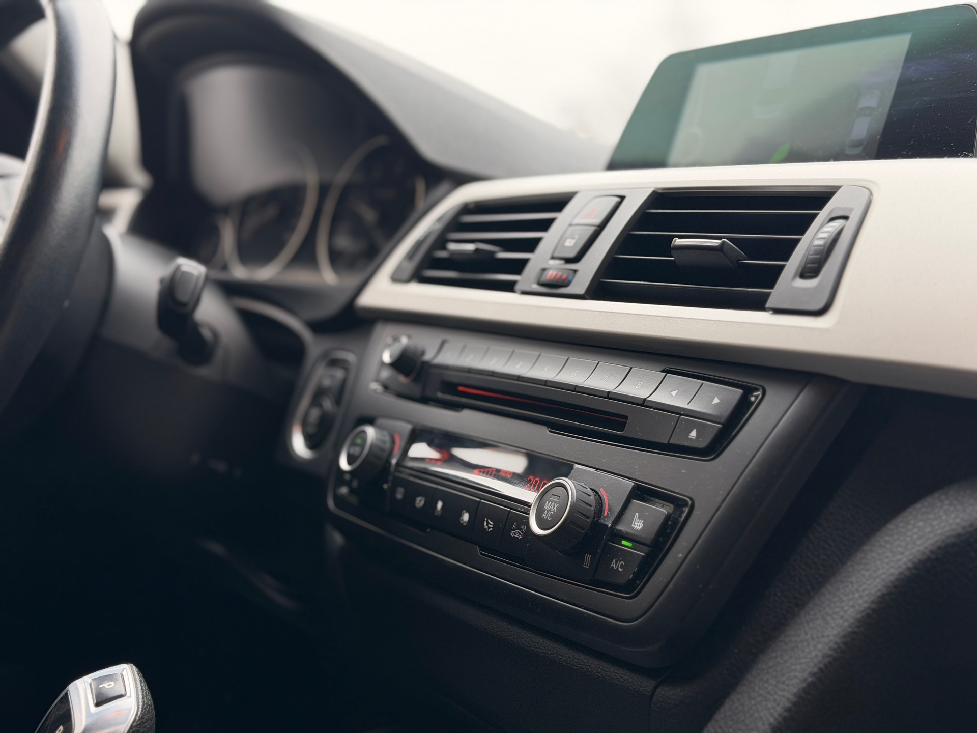 BMW 318d Steptronic-image-29