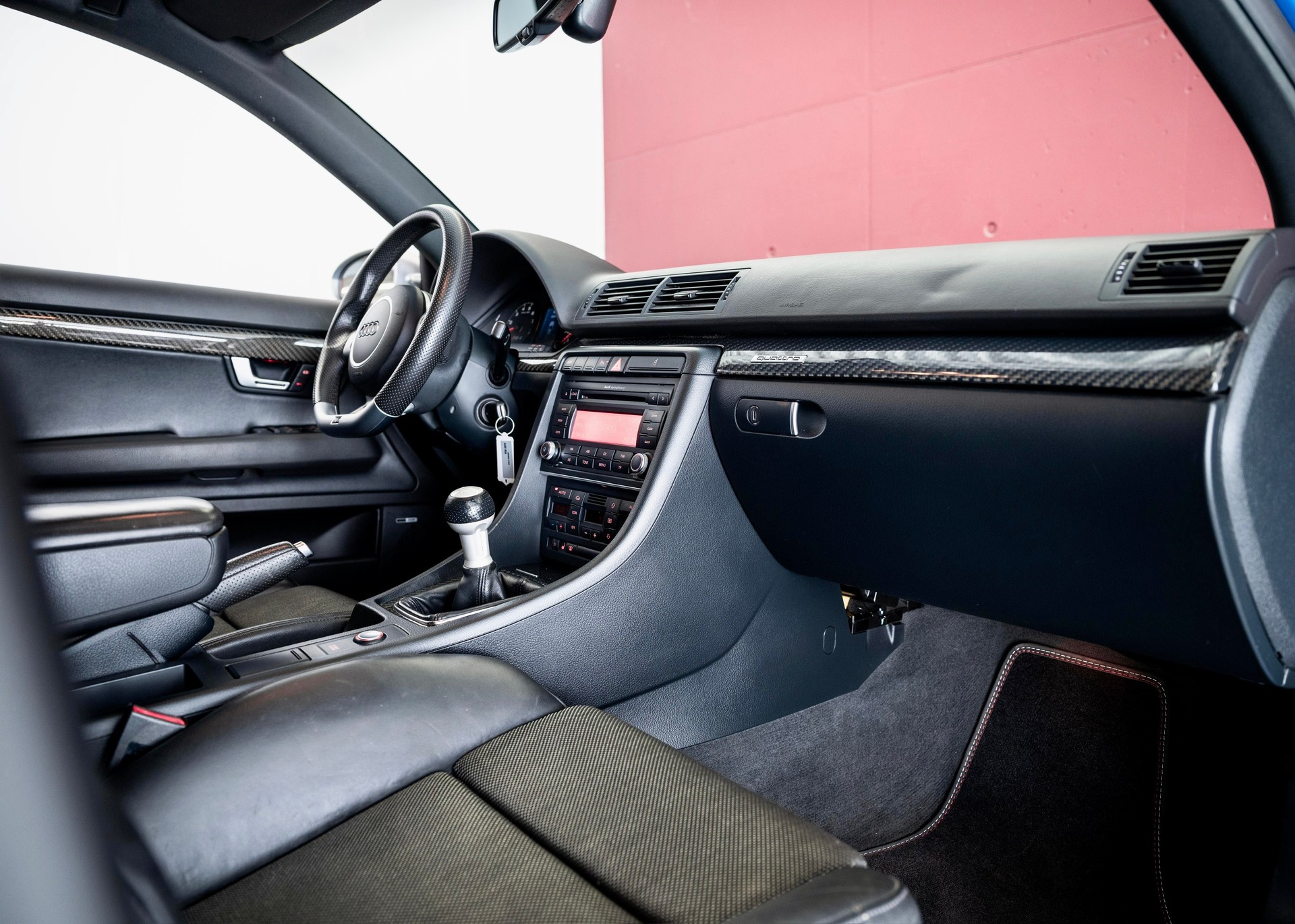 AUDI RS4 Limousine 4.2 V8 quattro Limousine Sprint Blue (Leasing 0.80%, Perfect condition, 100% original)-image-19