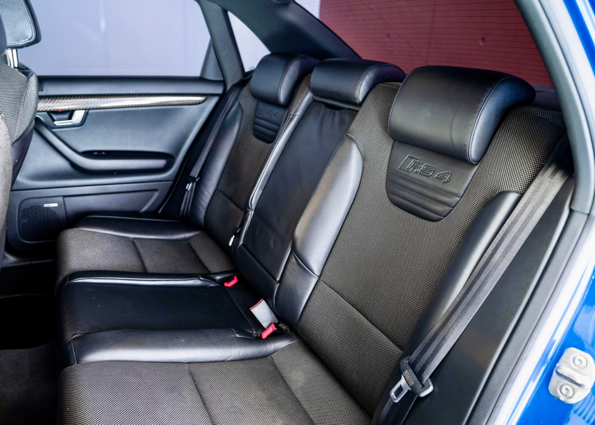 AUDI RS4 Limousine 4.2 V8 quattro Limousine Sprint Blue (Leasing 0.80%, Perfect condition, 100% original)-image-23
