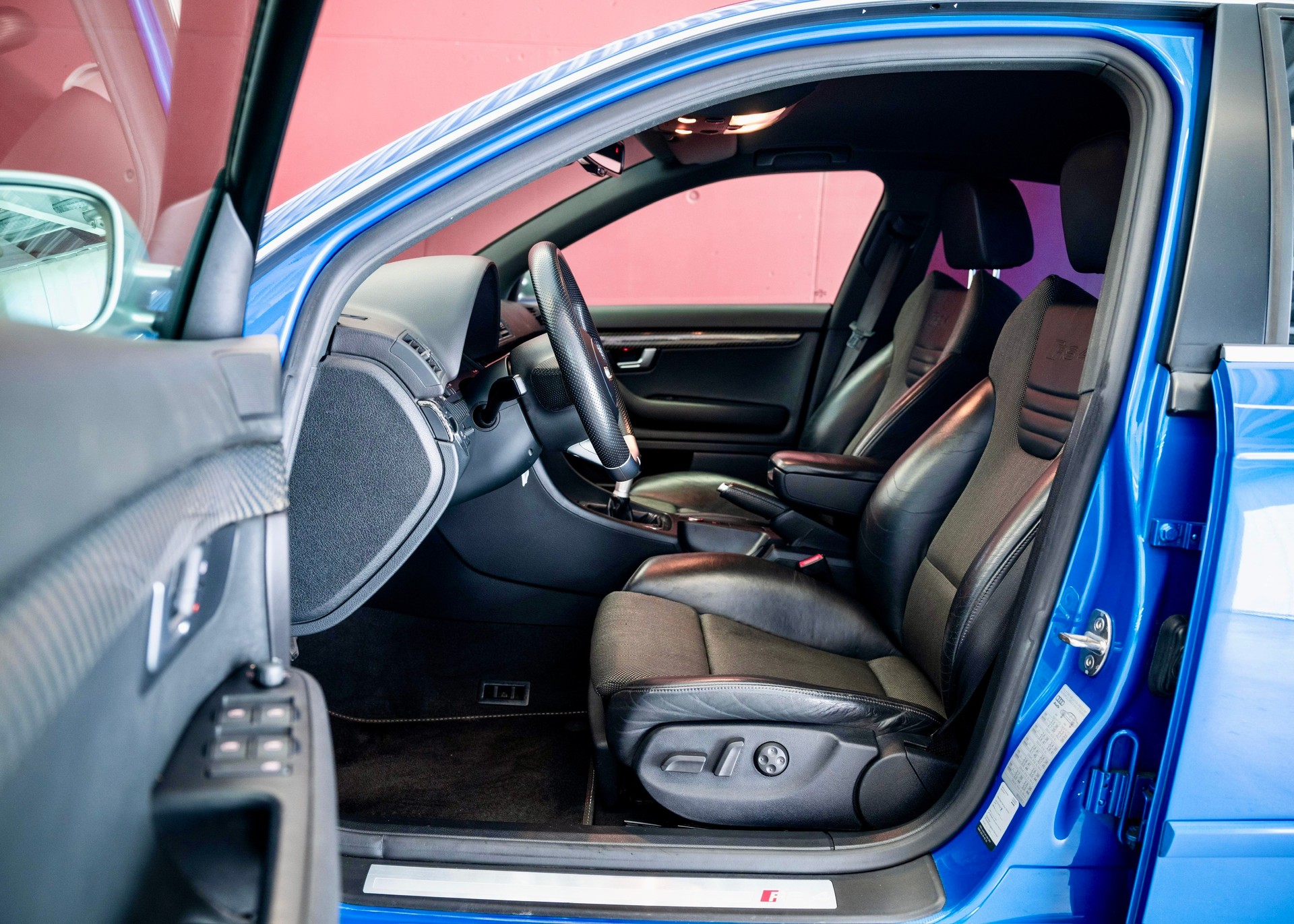 AUDI RS4 Limousine 4.2 V8 quattro Limousine Sprint Blue (Leasing 0.80%, Perfect condition, 100% original)-image-20