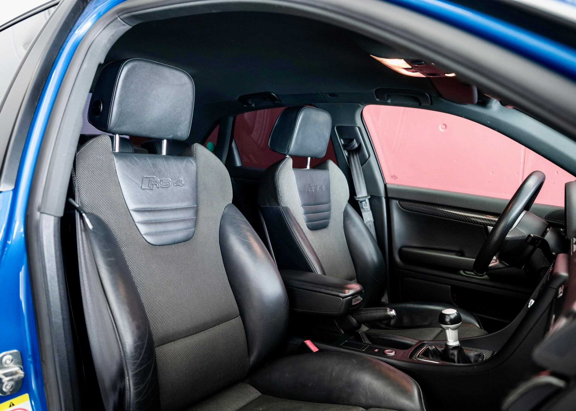 AUDI RS4 Limousine 4.2 V8 quattro Limousine Sprint Blue (Leasing 0.80%, Perfect condition, 100% original)-image-25