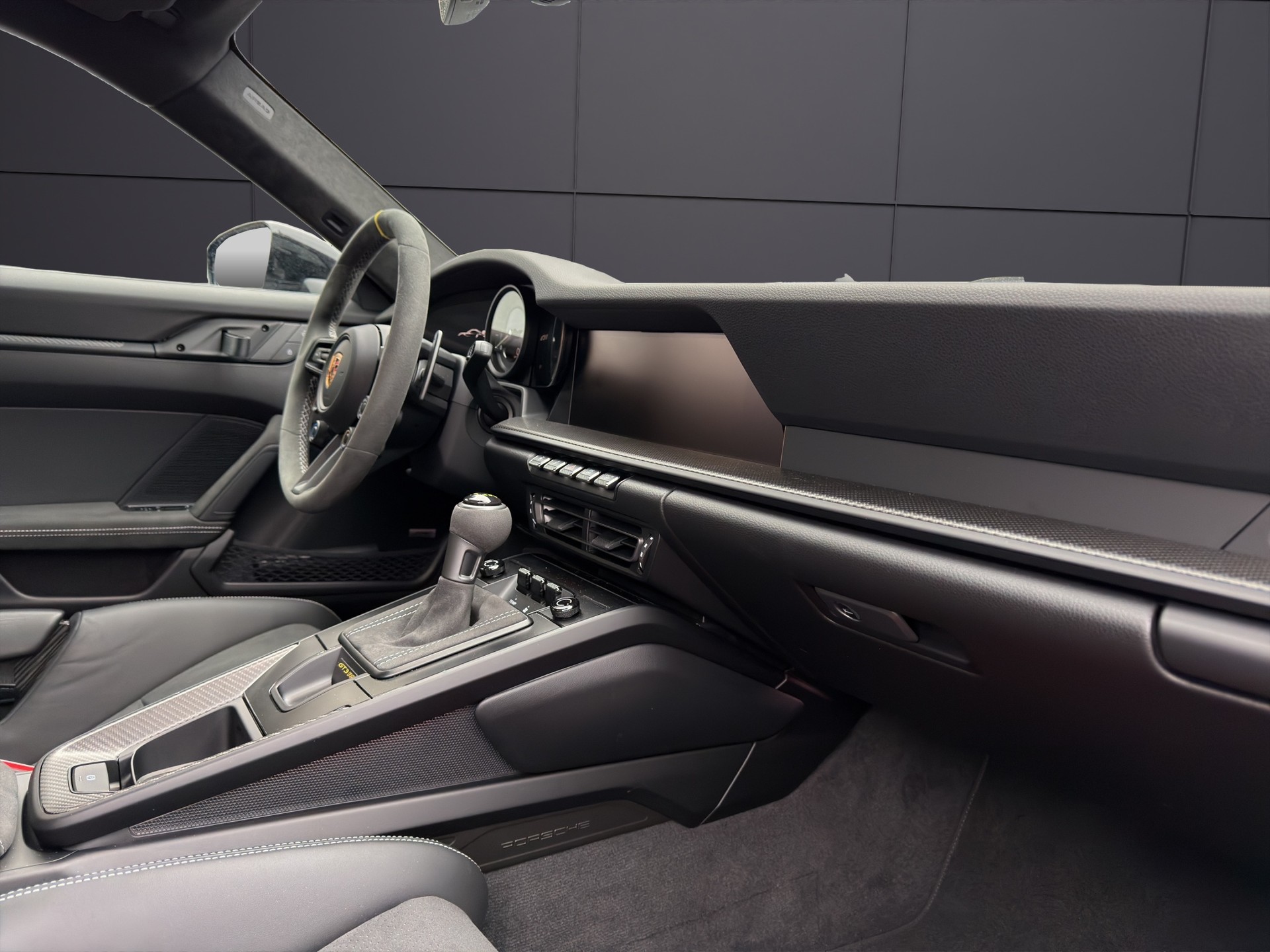 PORSCHE 911 GT3 RS-image-12