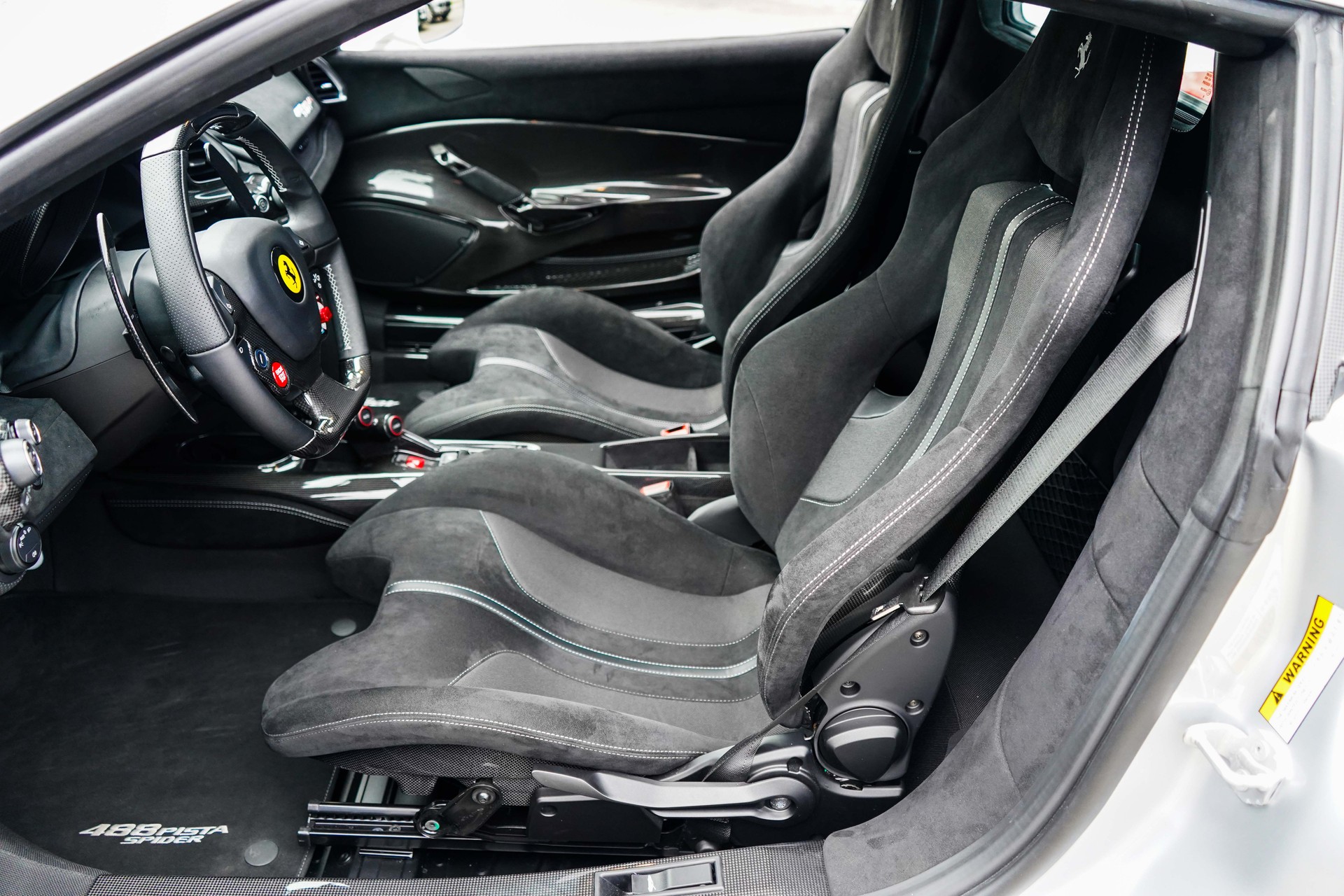 FERRARI 488 Pista Spider 3.9 V8-image-12