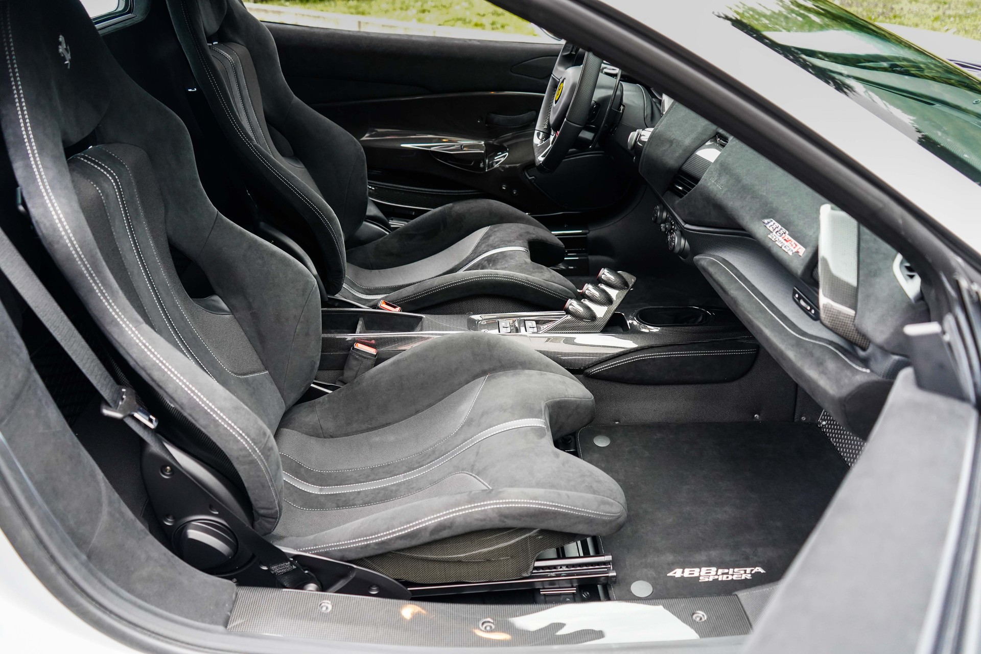 FERRARI 488 Pista Spider 3.9 V8-image-15