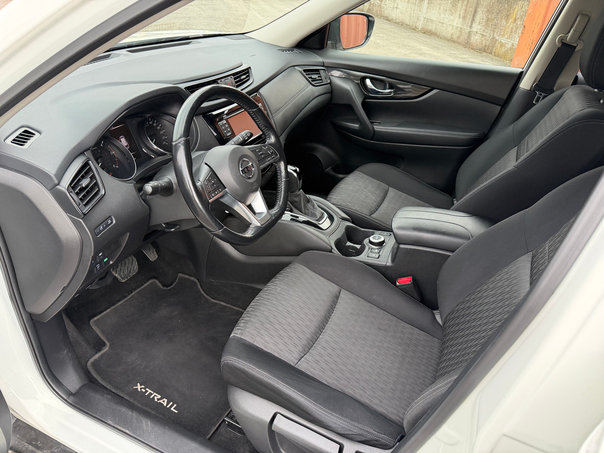 NISSAN X-Trail 2.0 dCi Acenta 4x4-image-9