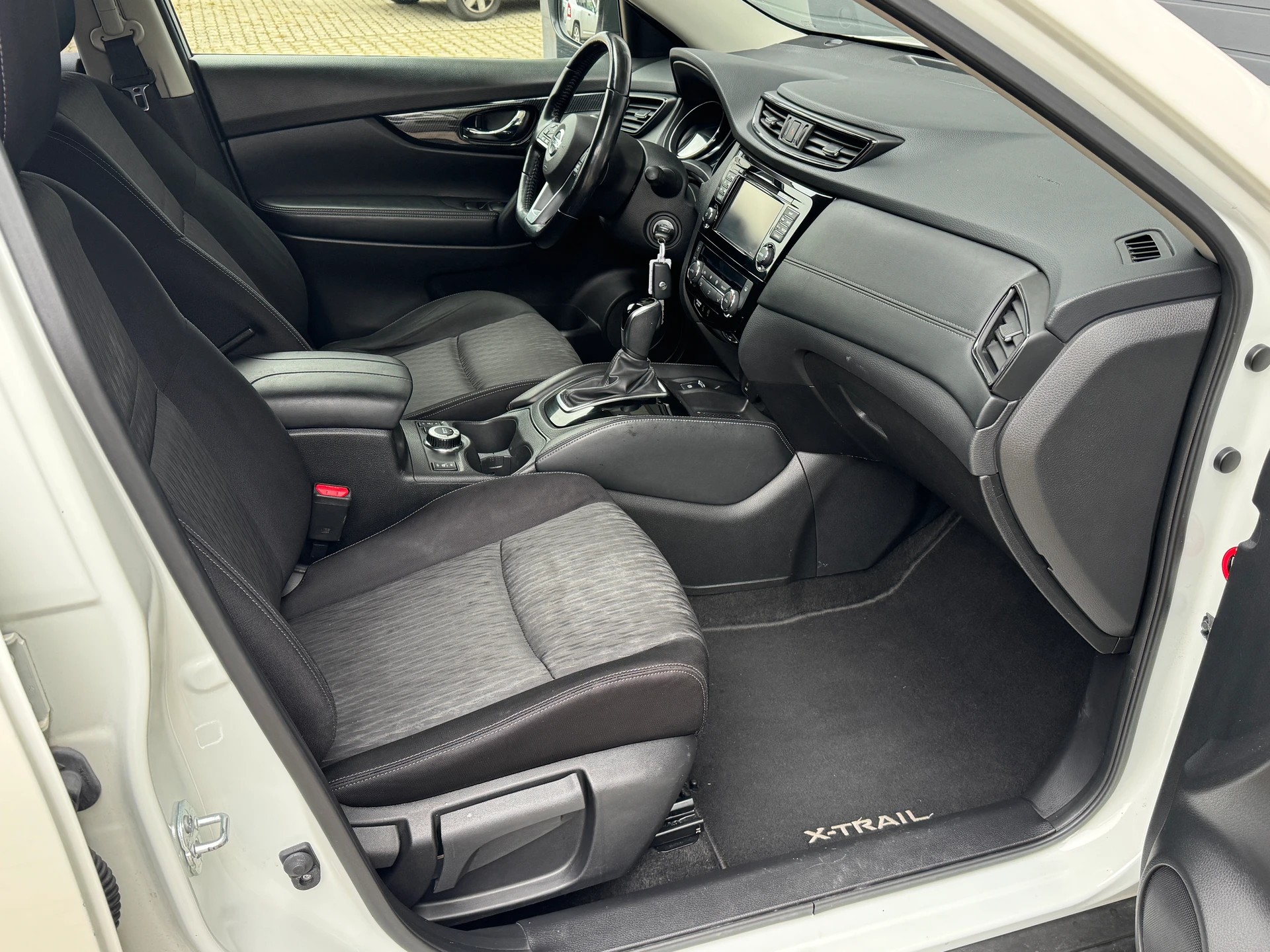 NISSAN X-Trail 2.0 dCi Acenta 4x4-image-10