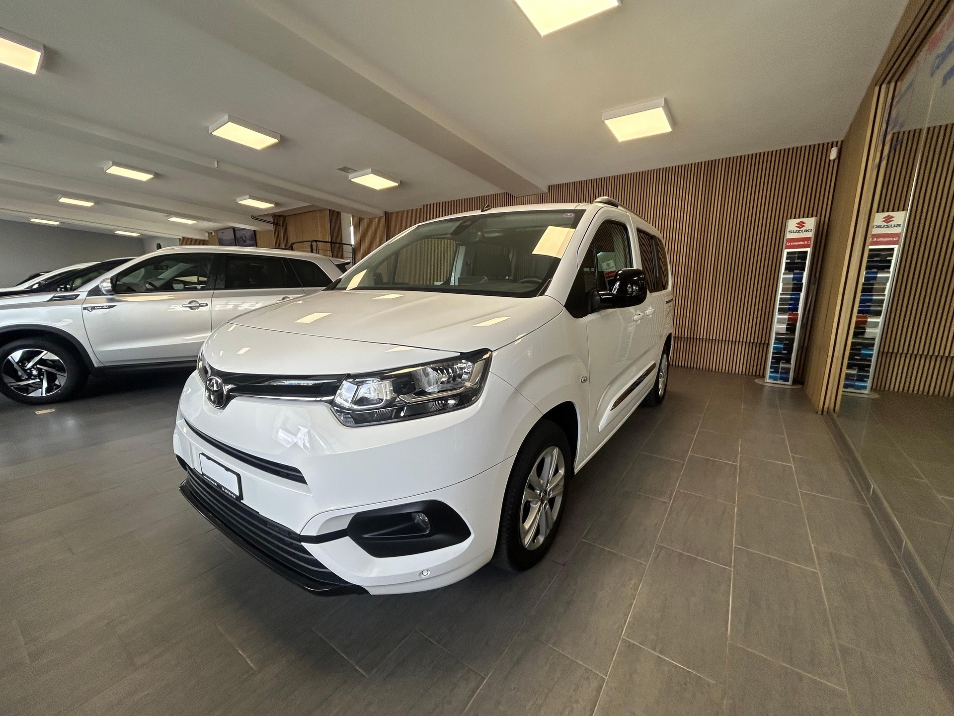 TOYOTA Proace City Verso L1 1.2 130 Trend-showroom-element-3