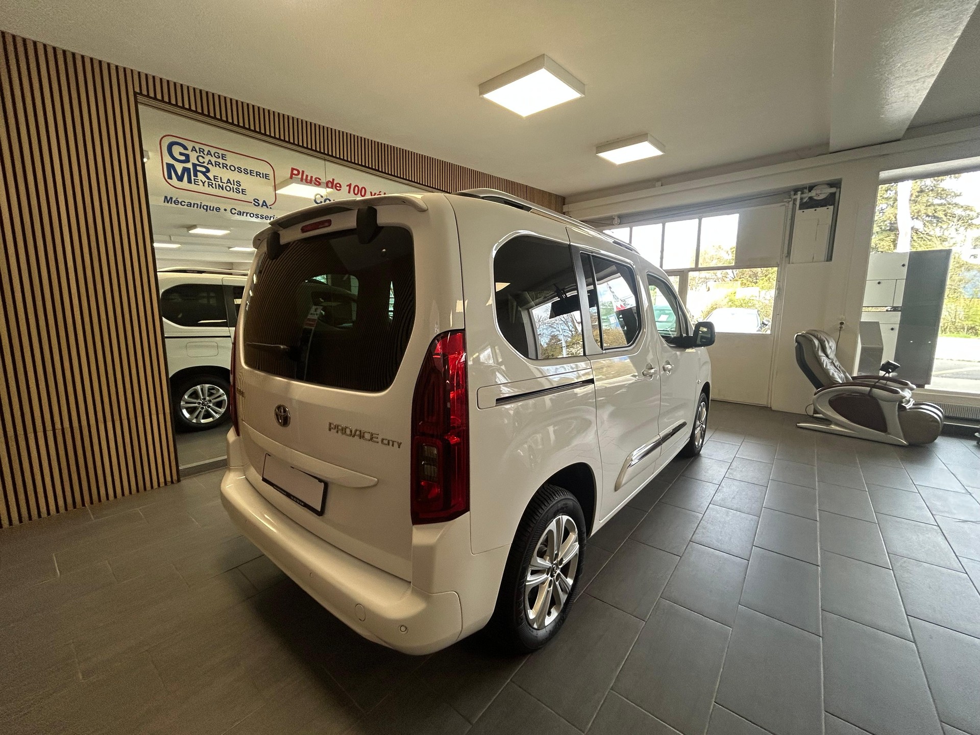 TOYOTA Proace City Verso L1 1.2 130 Trend-image-6
