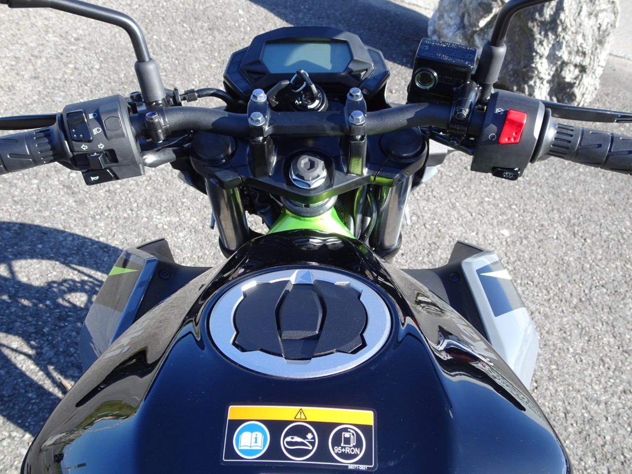 KAWASAKI Z 125-image-5