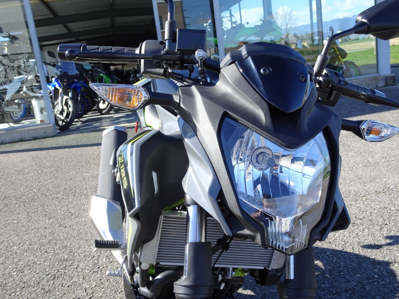 KAWASAKI Z 125-image-6