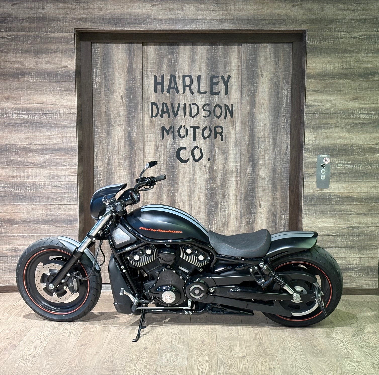 HARLEY-DAVIDSON VRSCDX-image-3