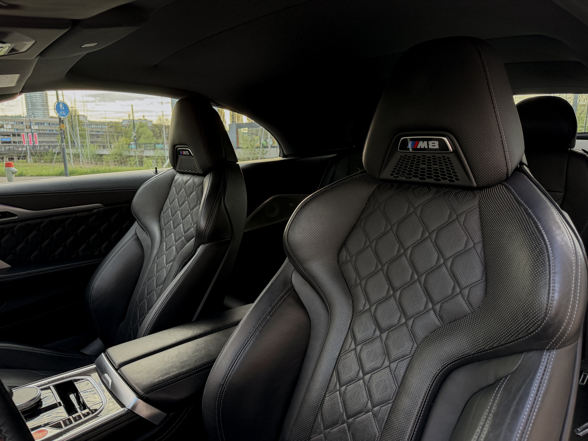 BMW M8 xDrive Steptronic M Competition-image-3