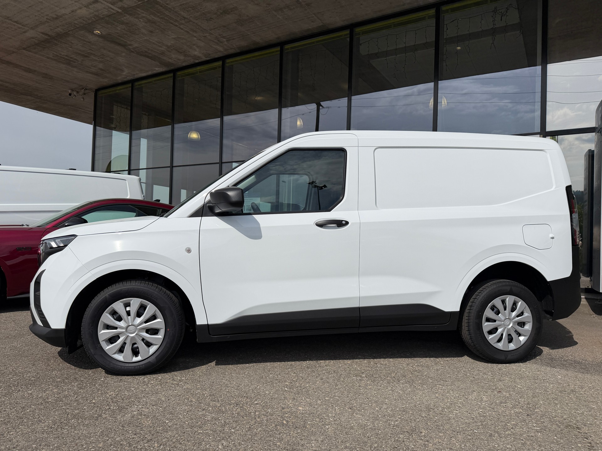 FORD Transit Courier Van 1.0 EcoBoost Trend Automat-image-4
