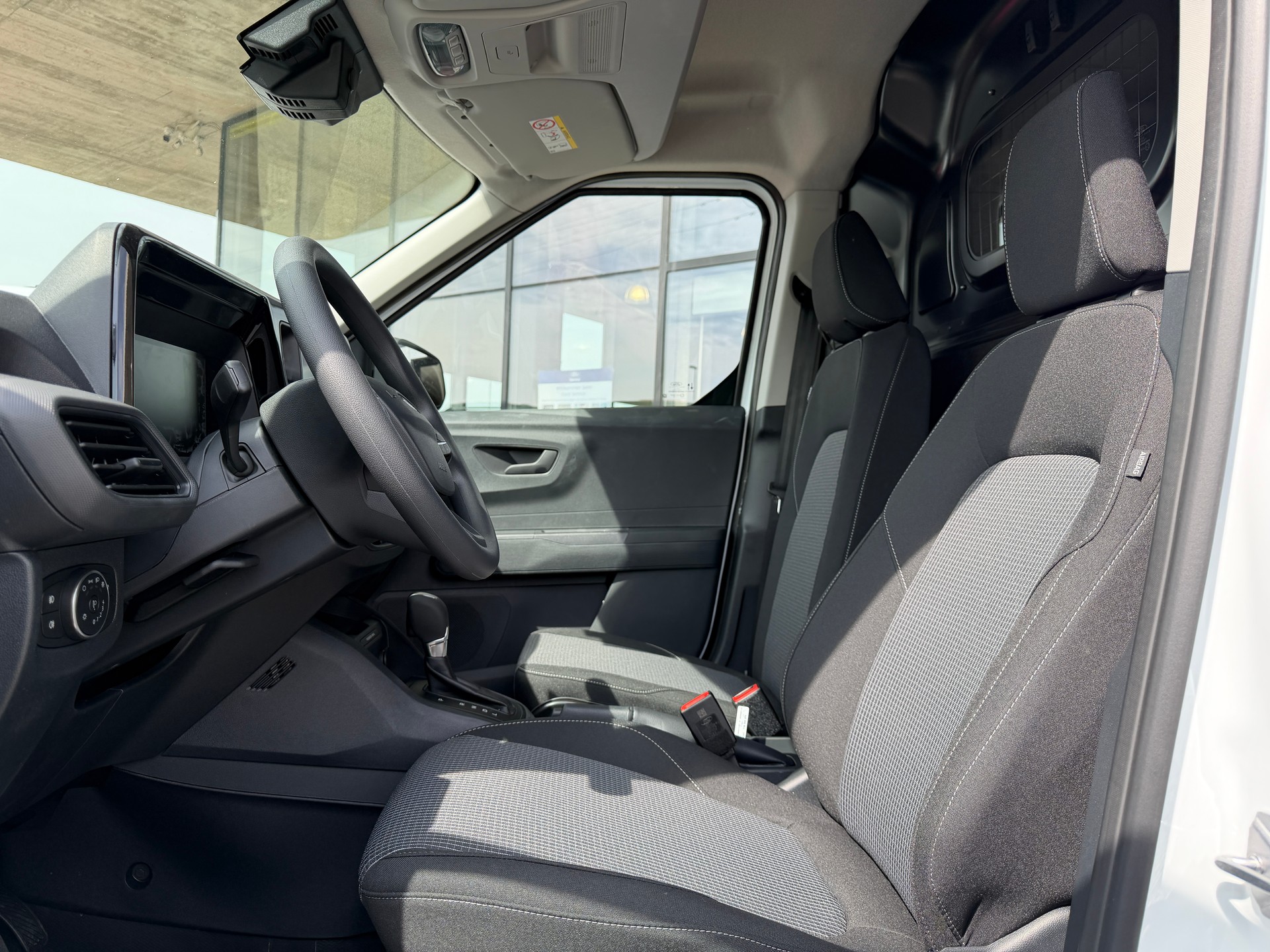 FORD Transit Courier Van 1.0 EcoBoost Trend Automat-image-9