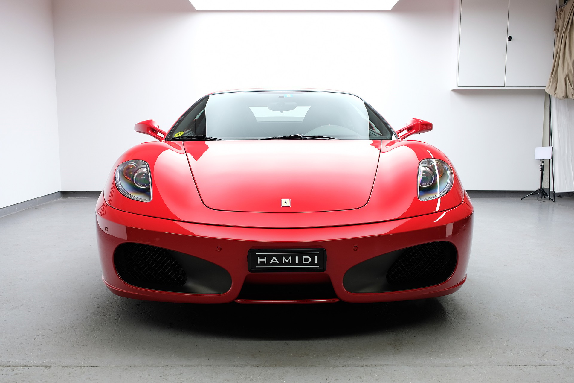 FERRARI F430-showroom-element-1