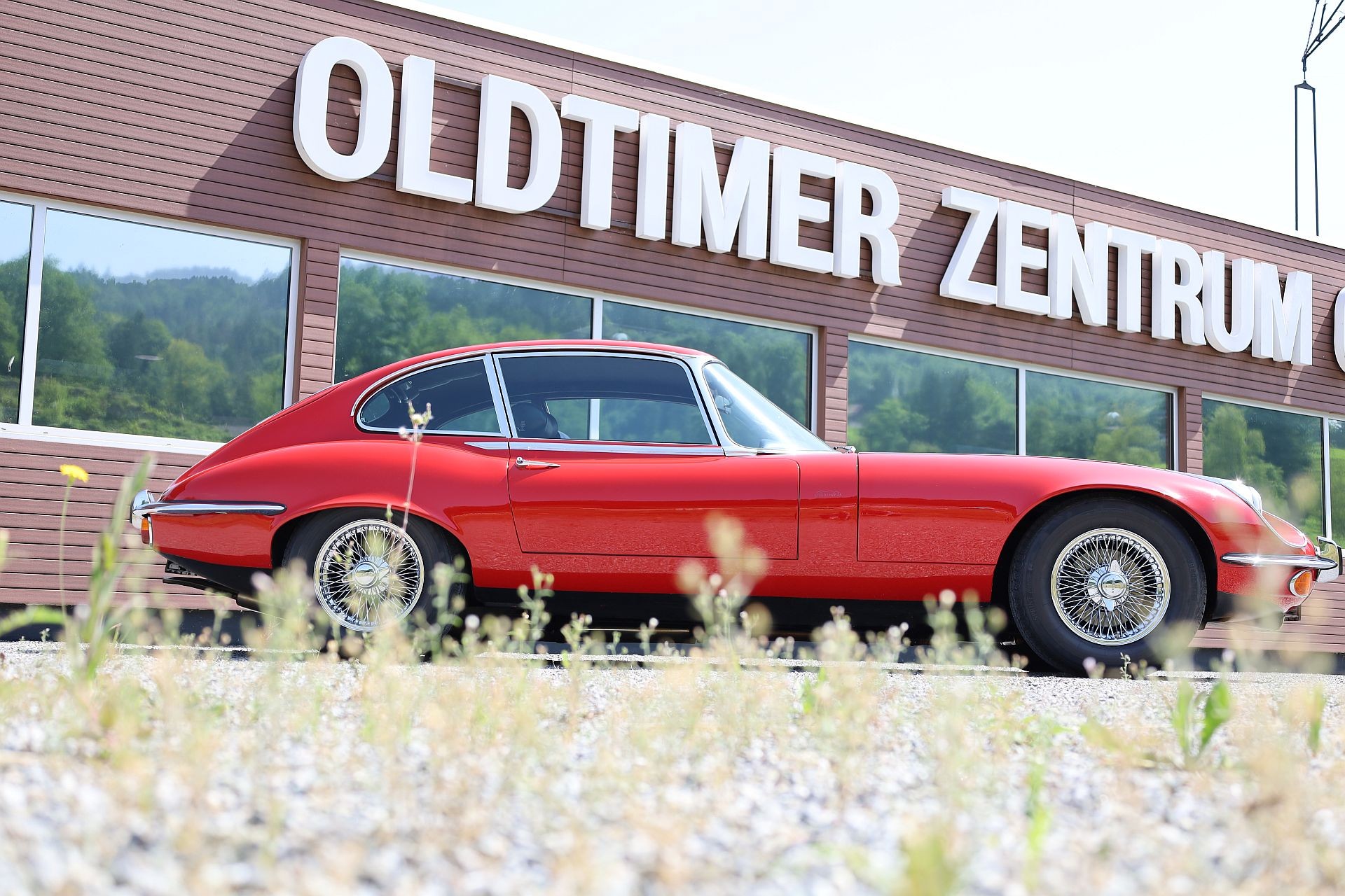 JAGUAR E-Type S3 V12 Coupé-image-9