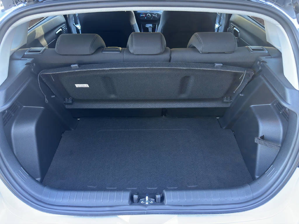 HYUNDAI i20 1.0 T-GDi Amplia-image-8