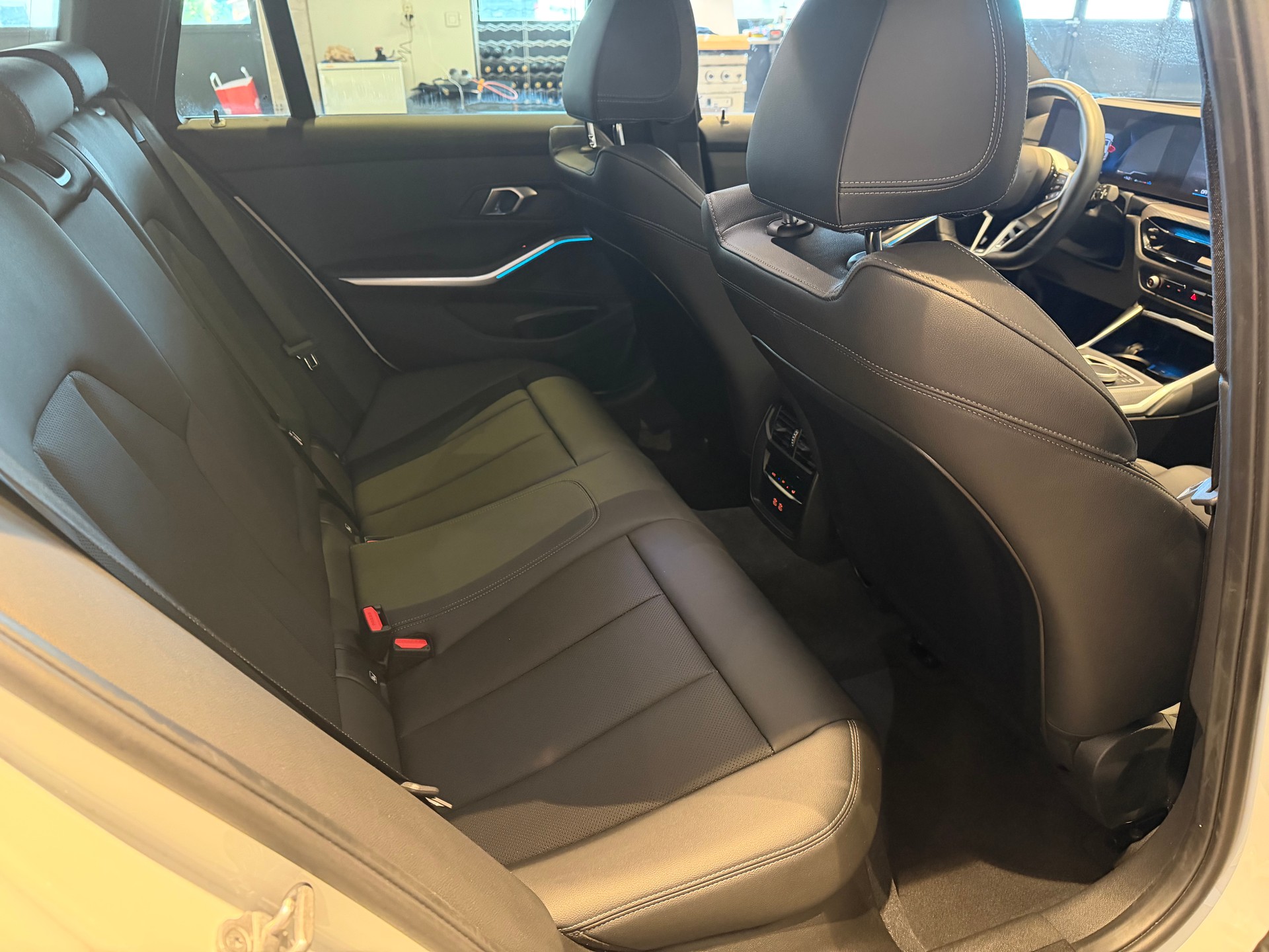 BMW 330d xDrive SAG MSport-image-13