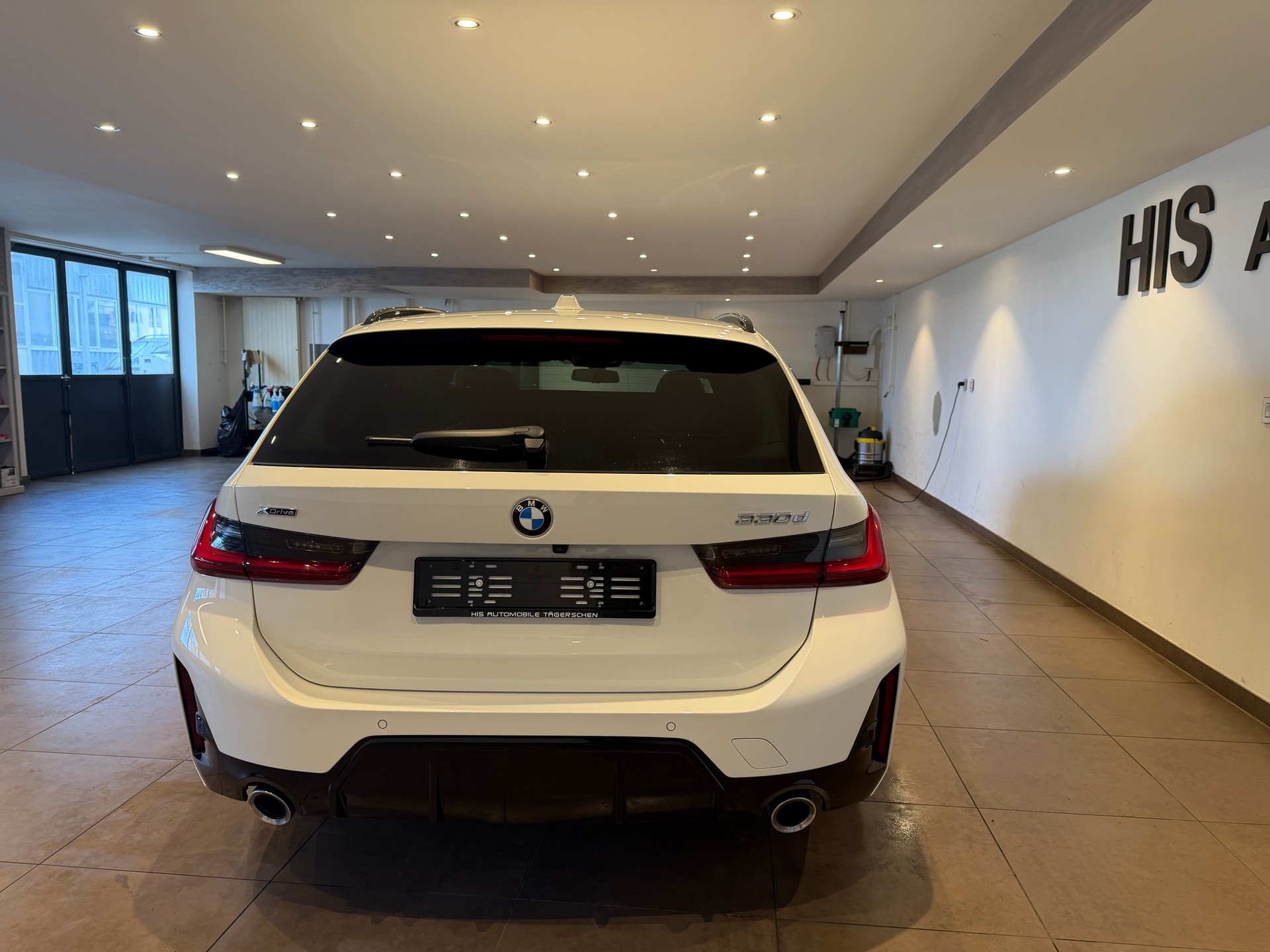 BMW 330d xDrive SAG MSport-showroom-element-3
