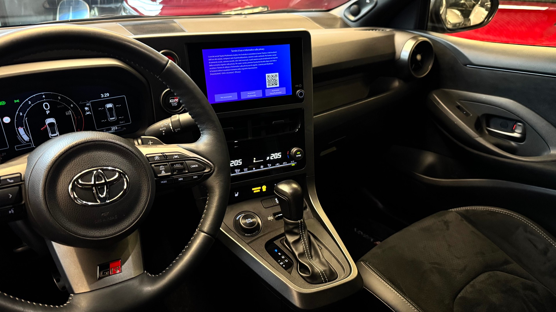 TOYOTA Yaris 1.6 GR Sport A-image-8