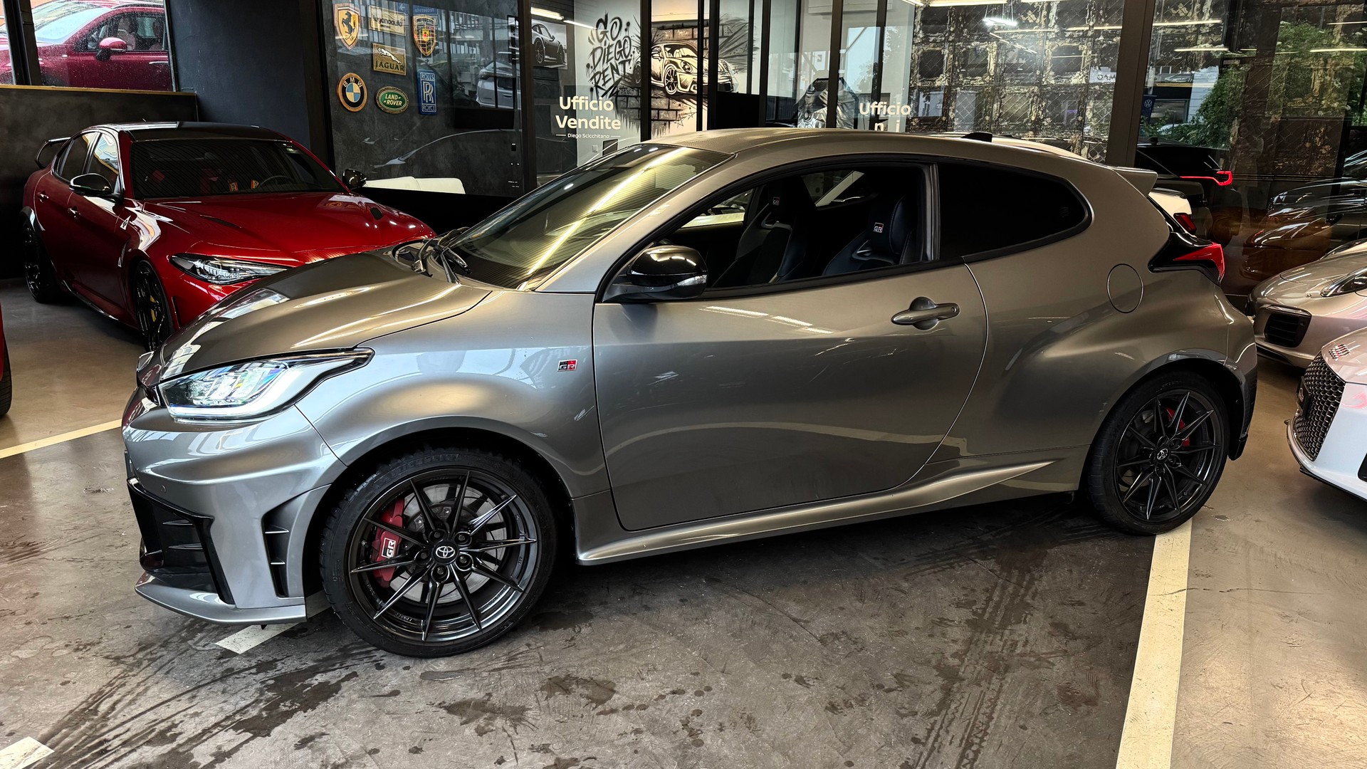 TOYOTA Yaris 1.6 GR Sport A-image-1