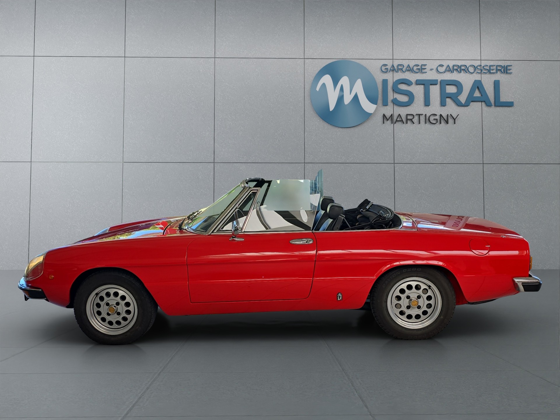 ALFA ROMEO Spider Veloce-showroom-element-1