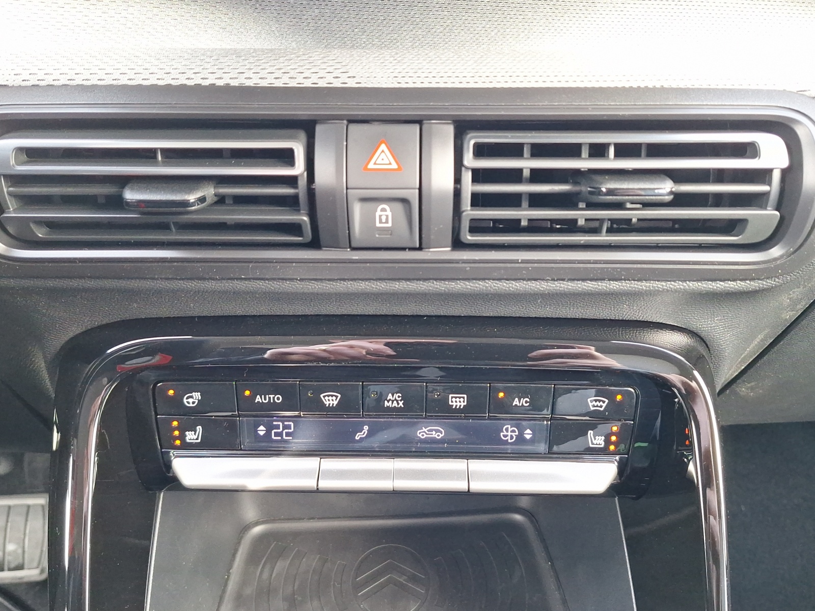 CITROEN C3 1.2 Hybrid Max-image-12