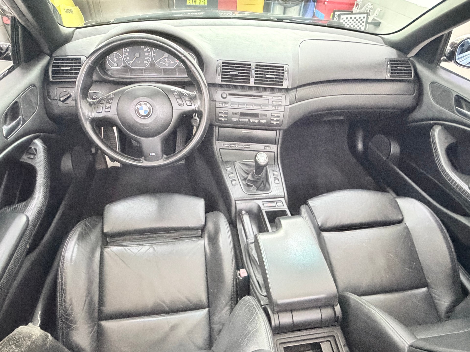 BMW 330Ci Cabriolet-image-10