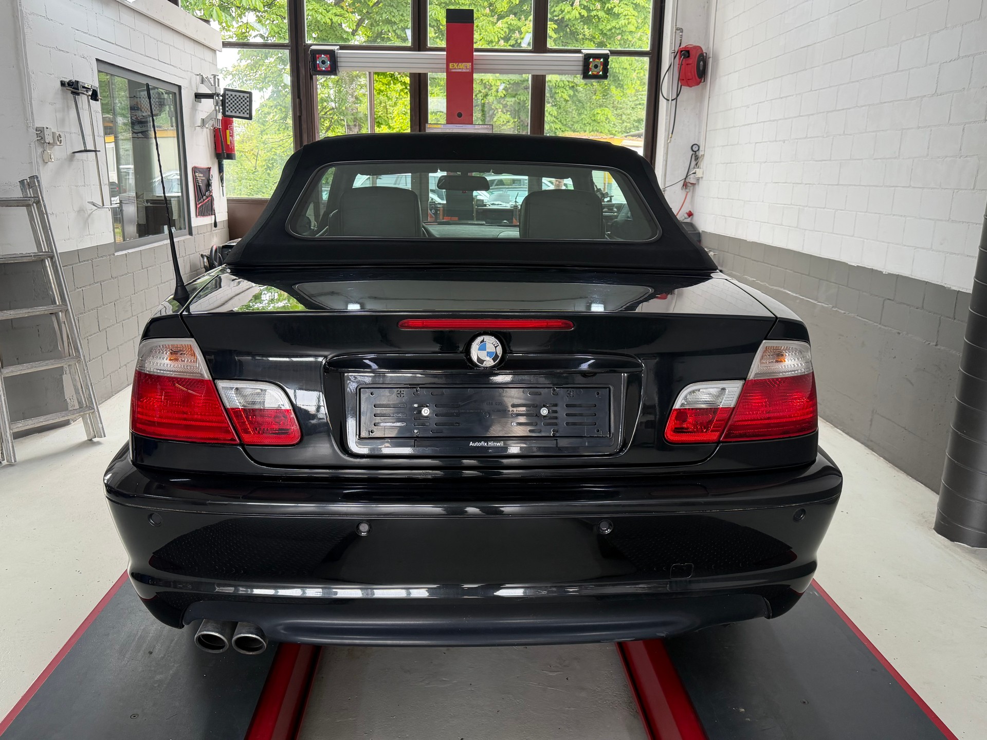 BMW 330Ci Cabriolet-image-5