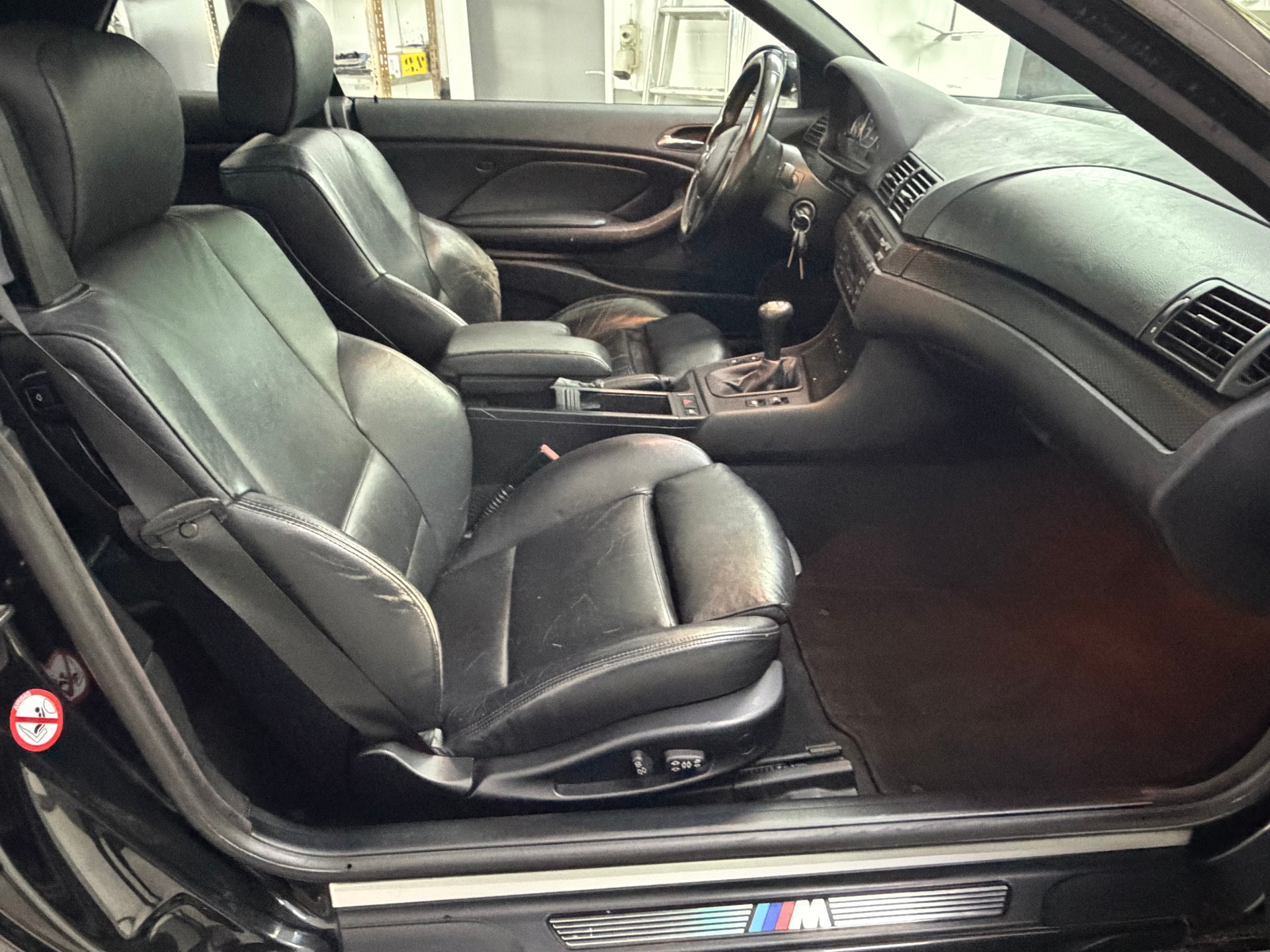 BMW 330Ci Cabriolet-image-9