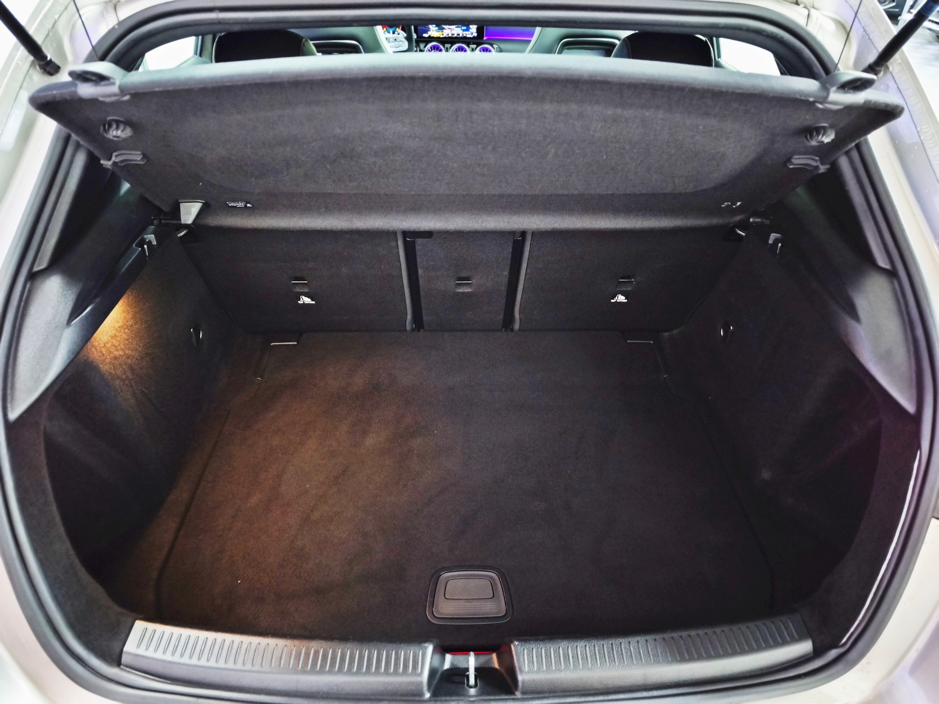 MERCEDES-BENZ A 45 S AMG 4Matic+ Speedshift-image-17