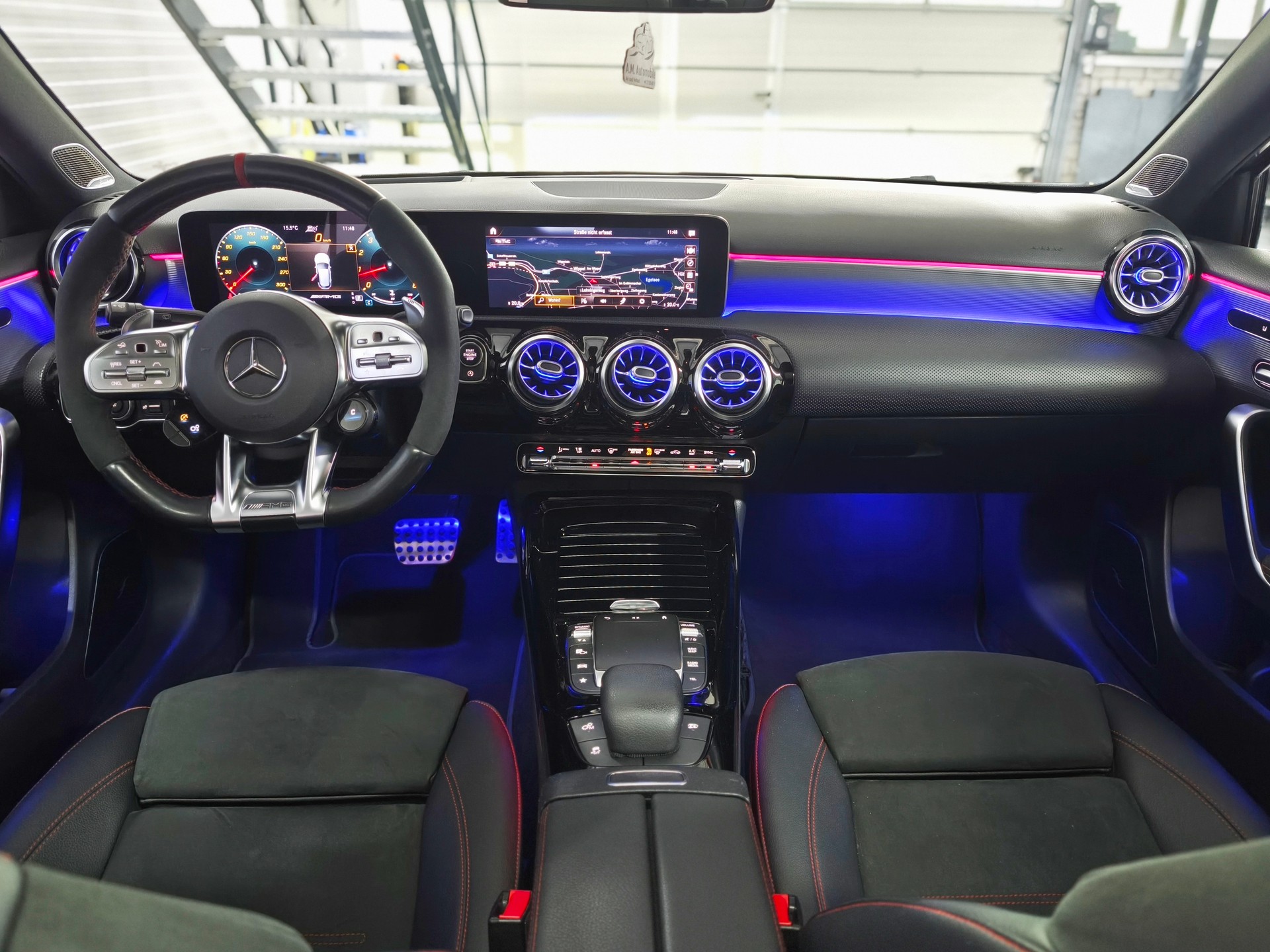 MERCEDES-BENZ A 45 S AMG 4Matic+ Speedshift-image-12