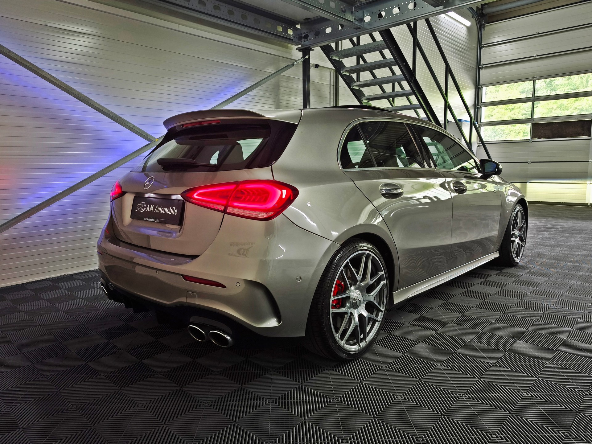 MERCEDES-BENZ A 45 S AMG 4Matic+ Speedshift-image-4