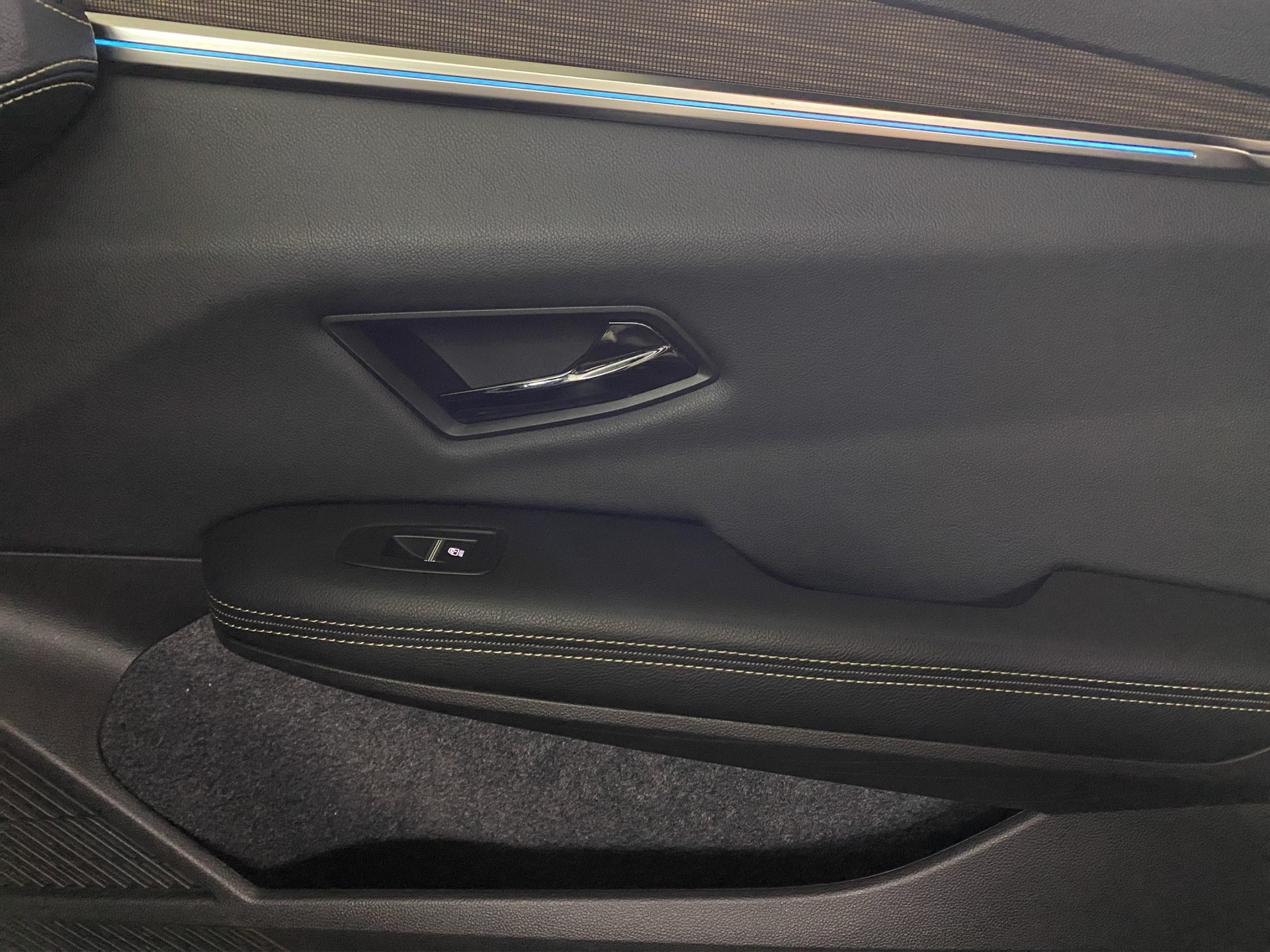 RENAULT Mégane E-TECH EV60 Iconic-image-22