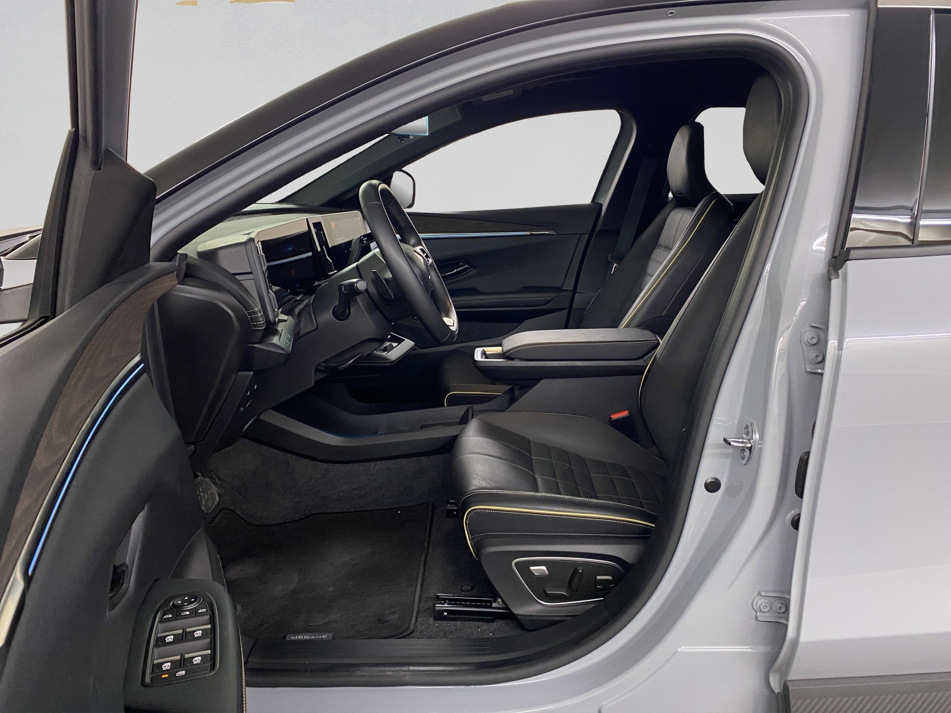 RENAULT Mégane E-TECH EV60 Iconic-image-6