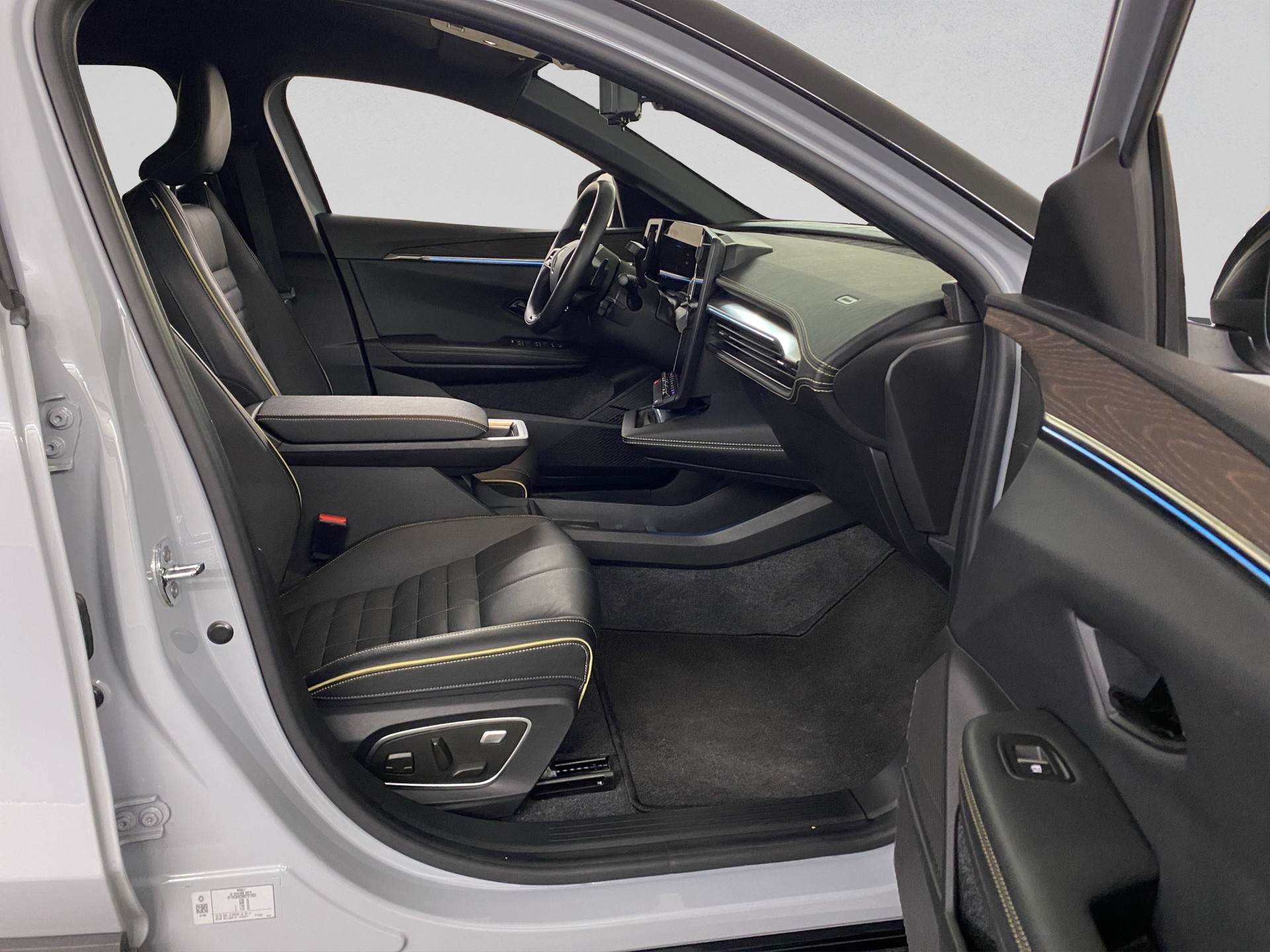 RENAULT Mégane E-TECH EV60 Iconic-image-14
