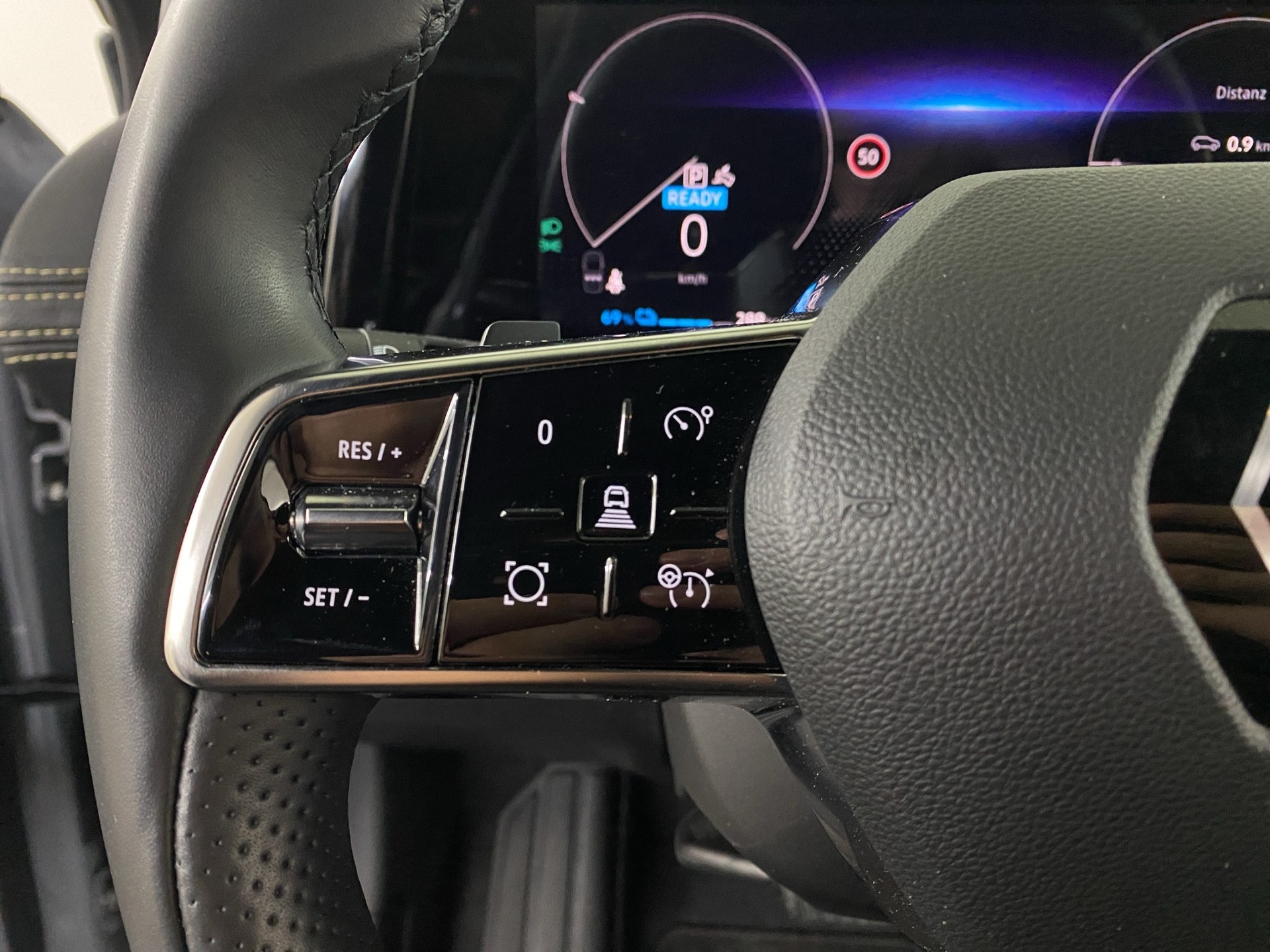 RENAULT Mégane E-TECH EV60 Iconic-image-16