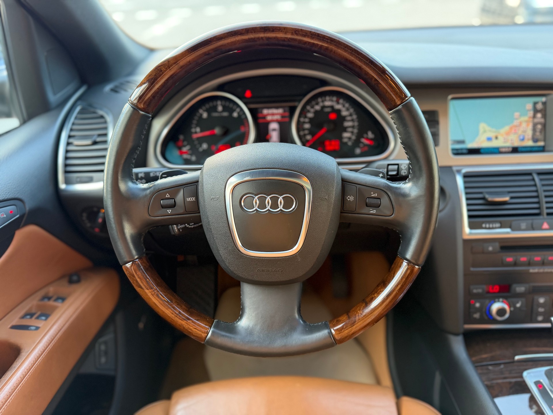 AUDI Q7 4.2 TDI quattro tiptronic-image-17