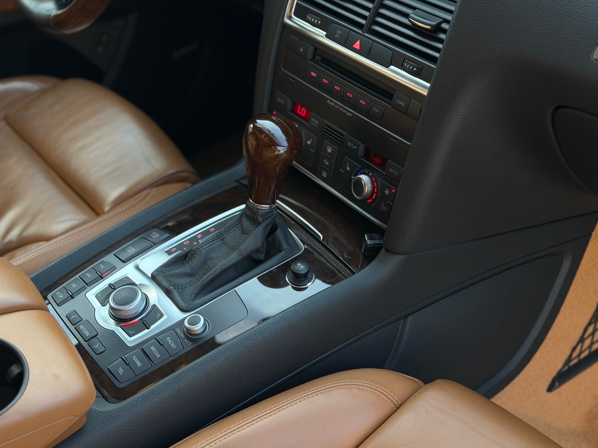 AUDI Q7 4.2 TDI quattro tiptronic-image-19