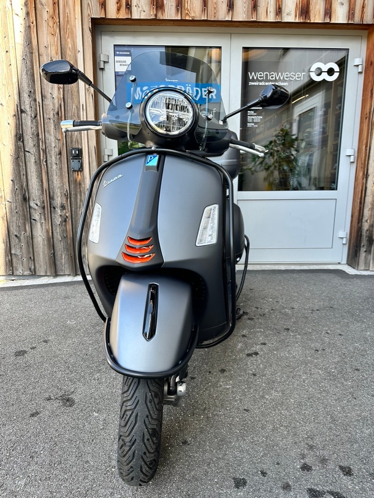 PIAGGIO Vespa GTS 125 Super Sport ABS-image-2