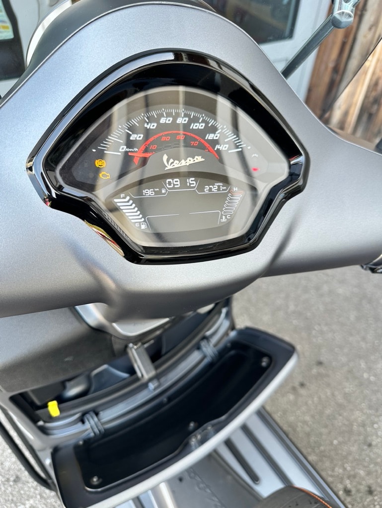 PIAGGIO Vespa GTS 125 Super Sport ABS-image-4