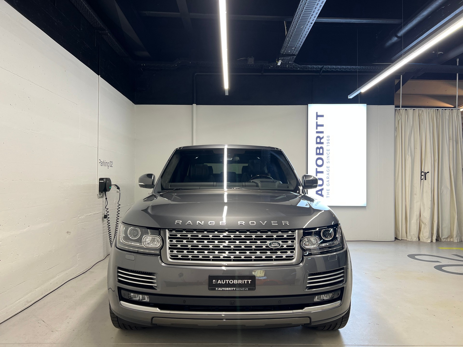LAND ROVER Range Rover 4.4 SDV8 Autobiography-image-9
