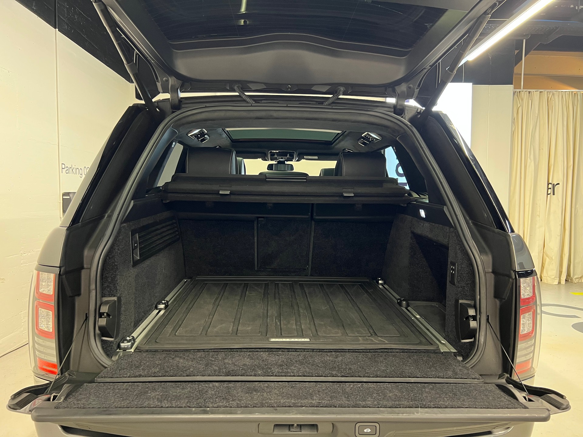 LAND ROVER Range Rover 4.4 SDV8 Autobiography-image-11