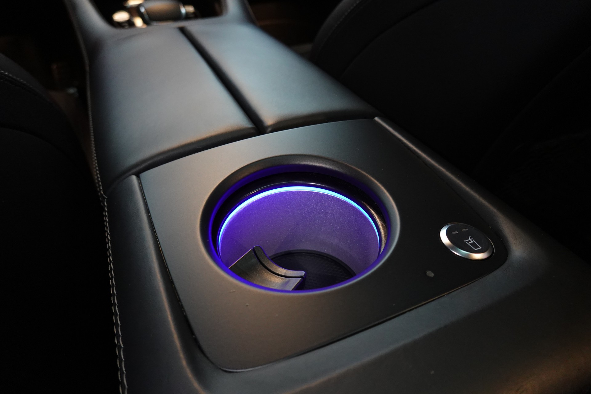 MERCEDES-BENZ GLE 53 AMG 4MATIC+ 9G-SPEEDSHIFT BLACK CH-FZ 7-PLÄTZER ON TOP-image-34