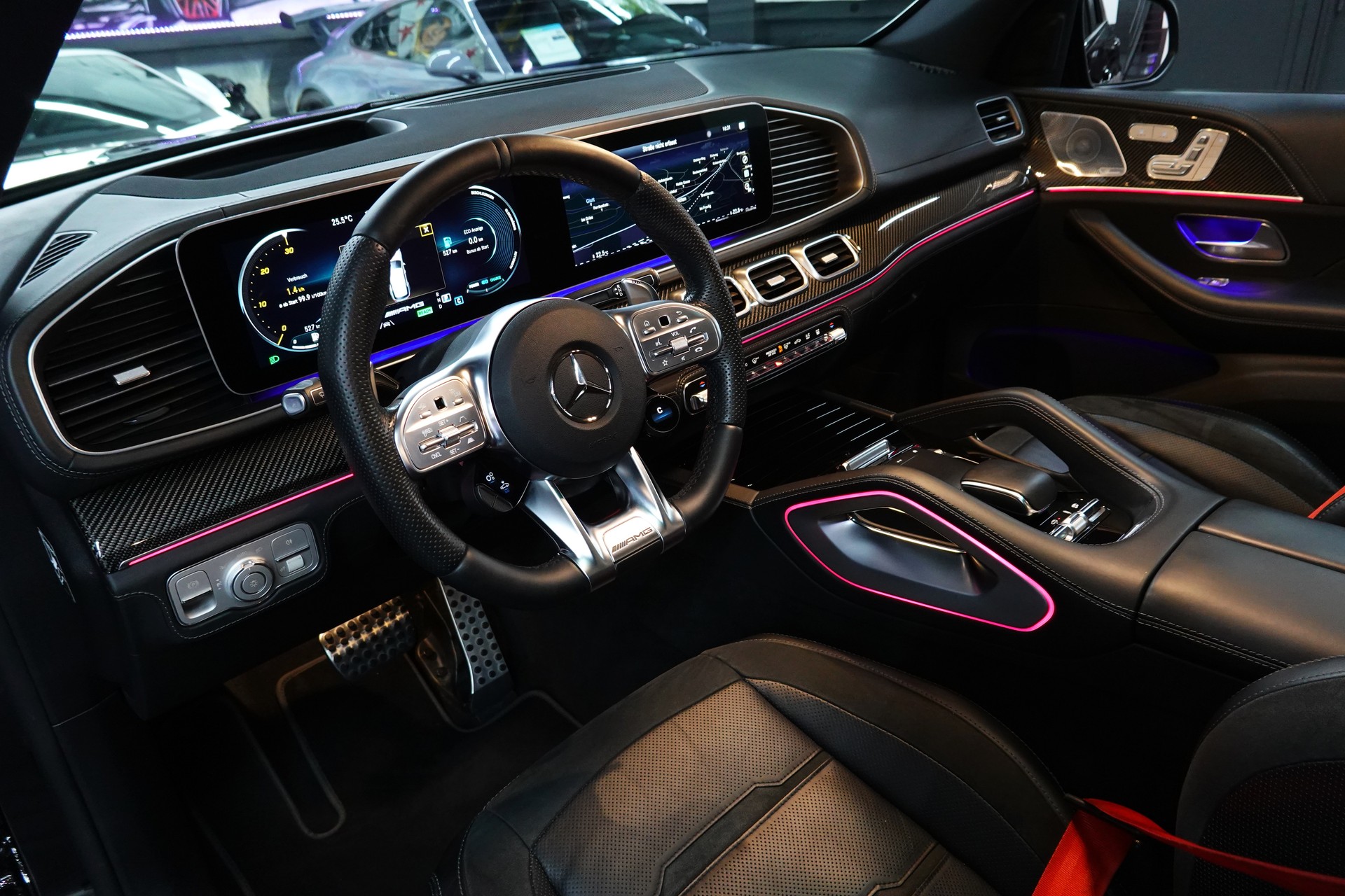 MERCEDES-BENZ GLE 53 AMG 4MATIC+ 9G-SPEEDSHIFT BLACK CH-FZ 7-PLÄTZER ON TOP-image-26