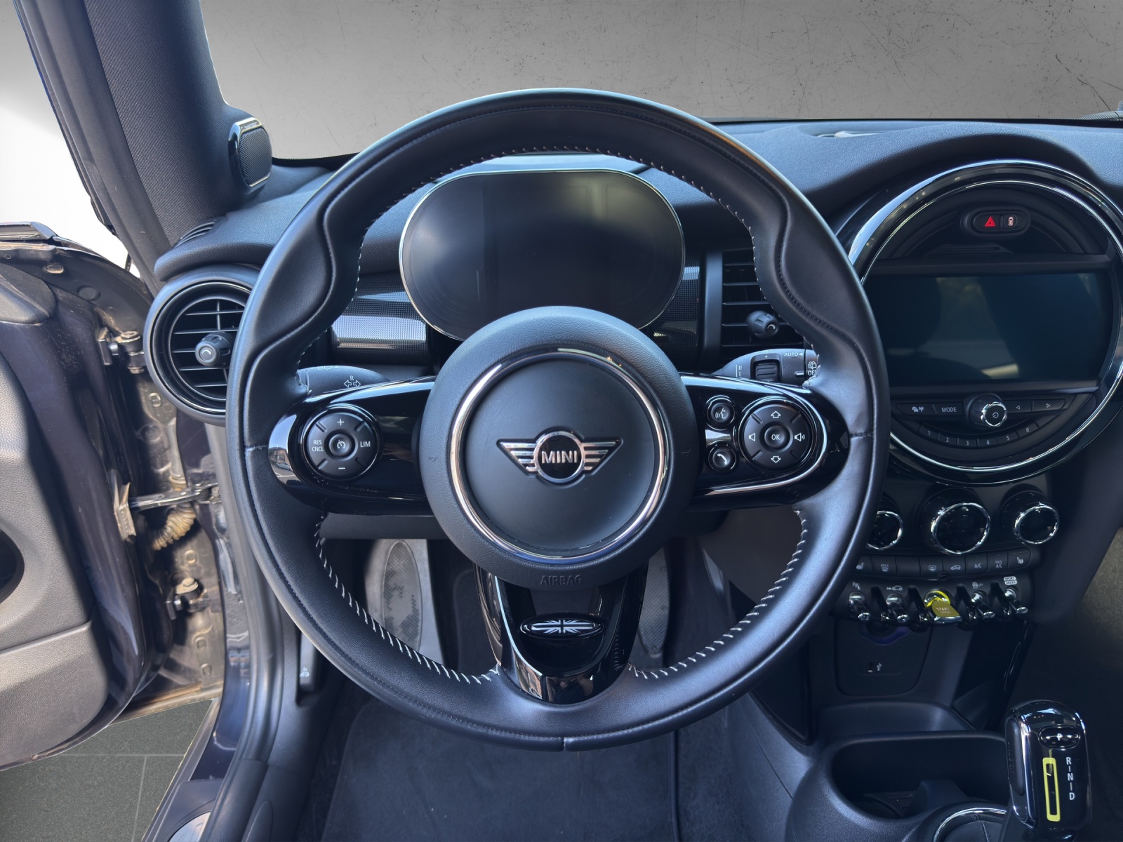 MINI Cooper SE-image-12