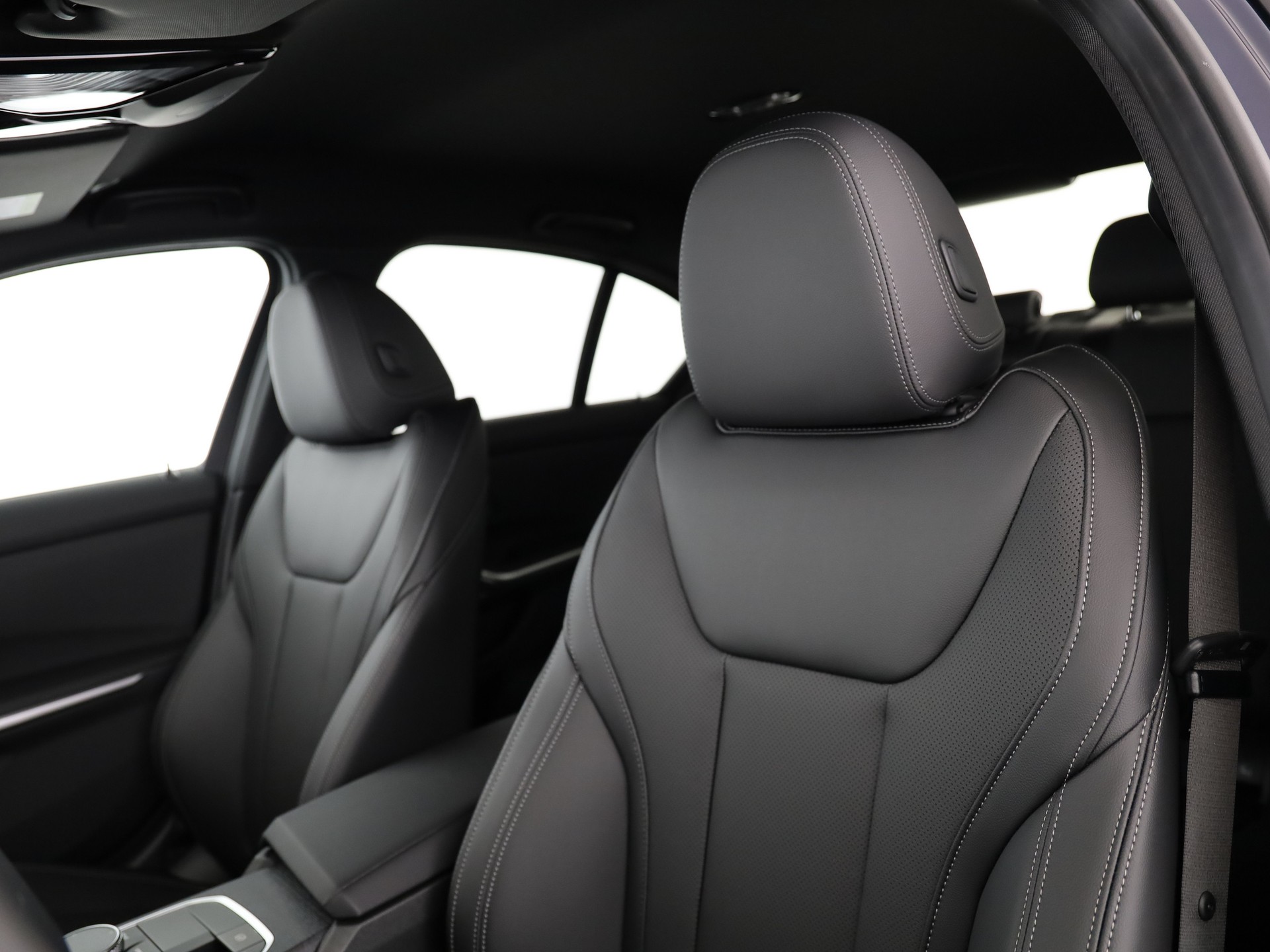 BMW 320d xDr 48V M Sport-image-12