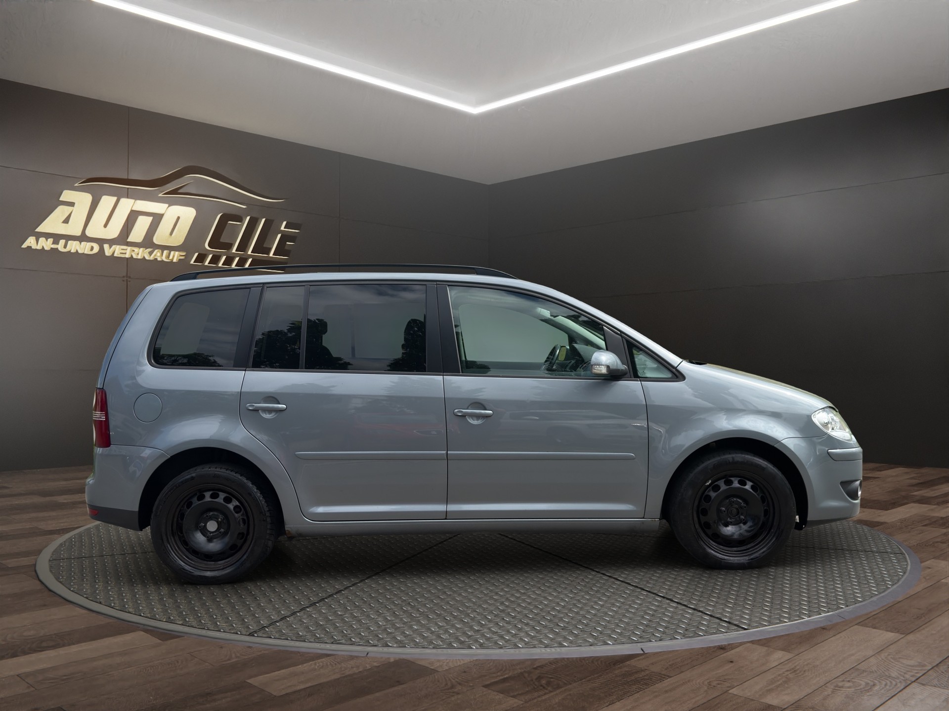 VW Touran 1.4 TSI Highline-image-4