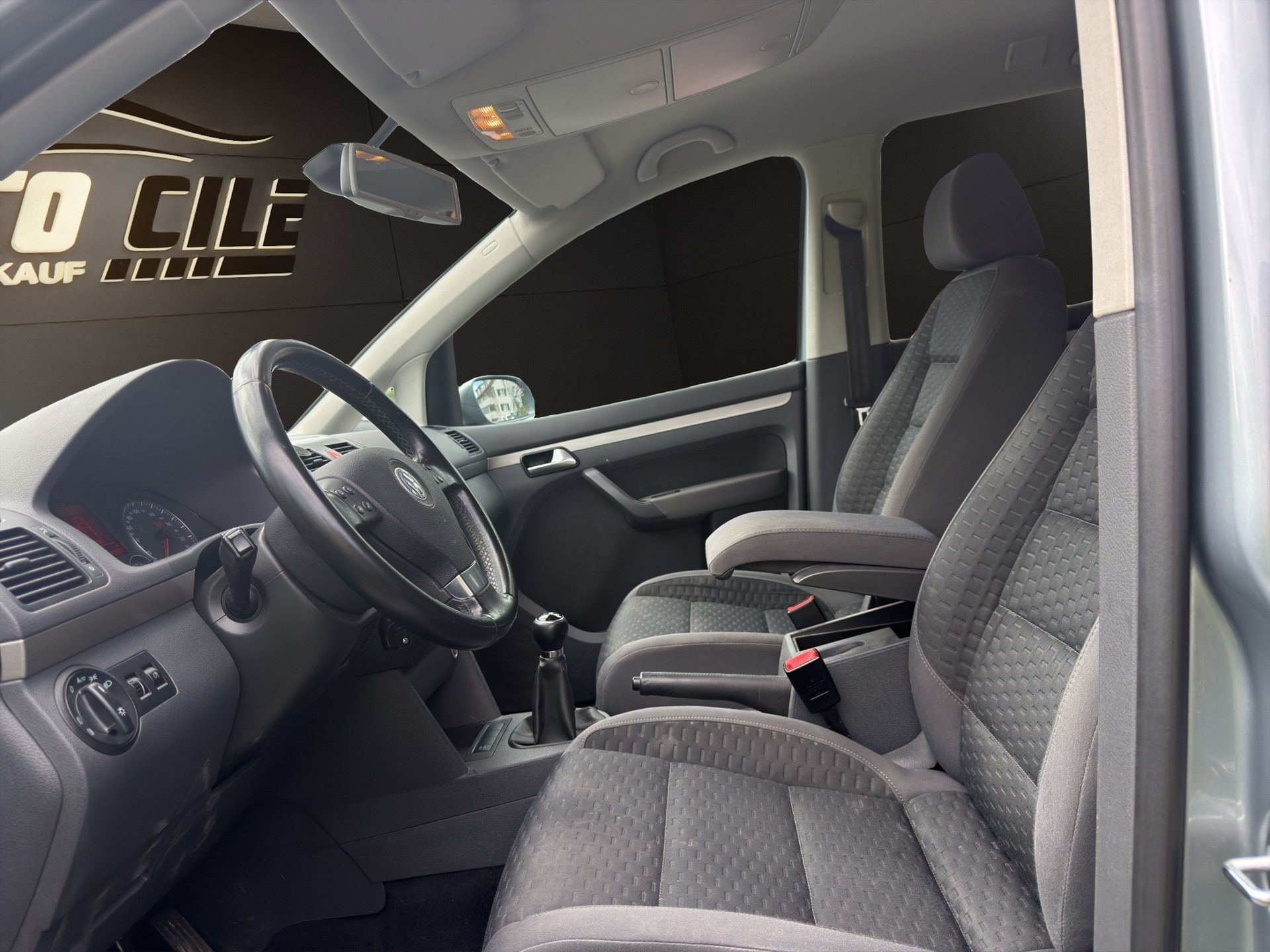 VW Touran 1.4 TSI Highline-image-10